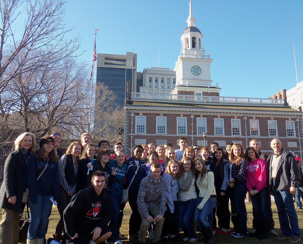A student group visits Independence Hall in Philadelphia