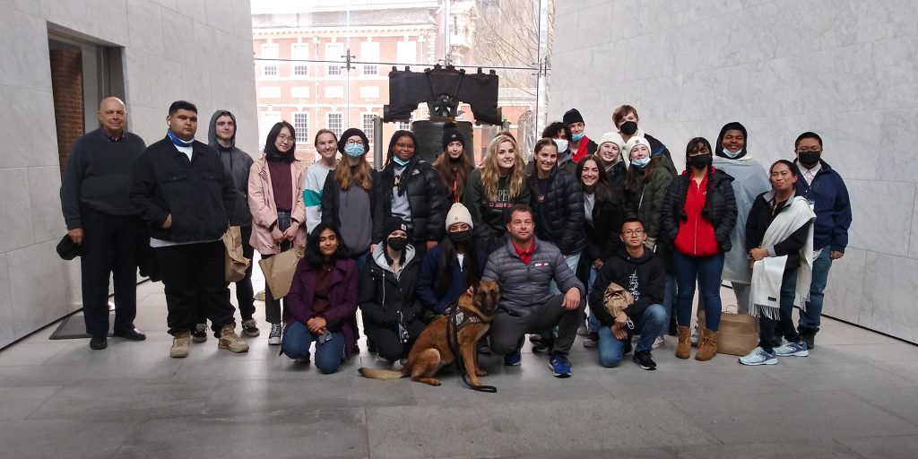 Students group picture Liberty Bell Philadelphia